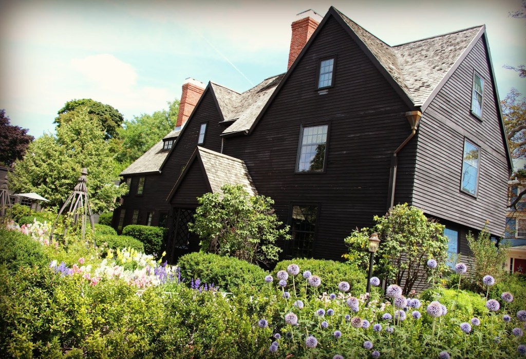 Summer In New England: The House of Seven Gables (+&nbsp;giveaway!)